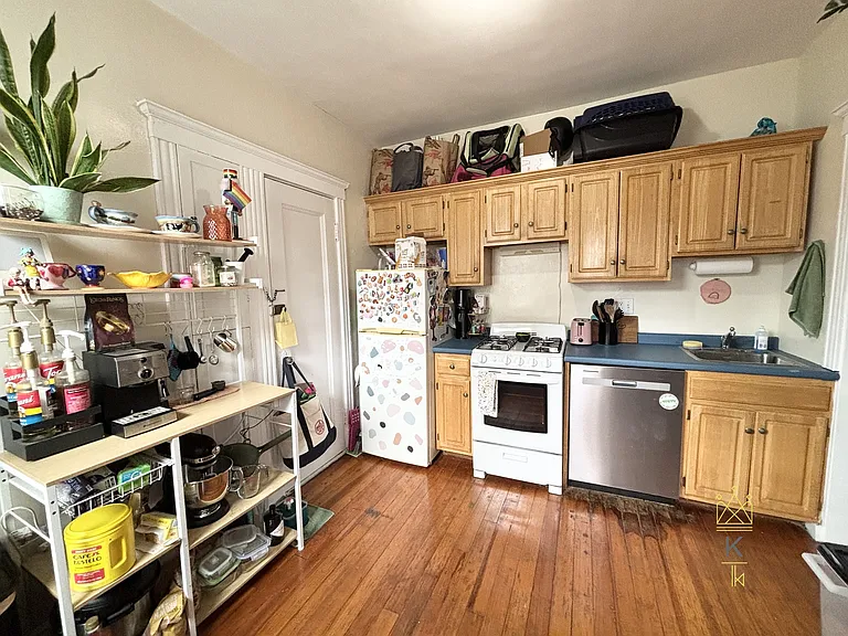84 Sutherland Rd #11 — Photo 9