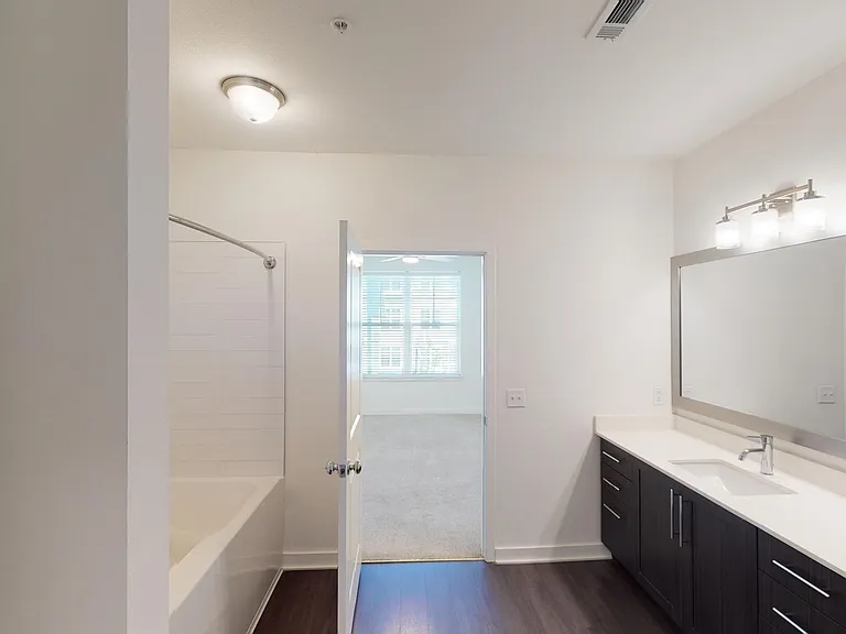 Essex Luxe Apartments — Photo 114