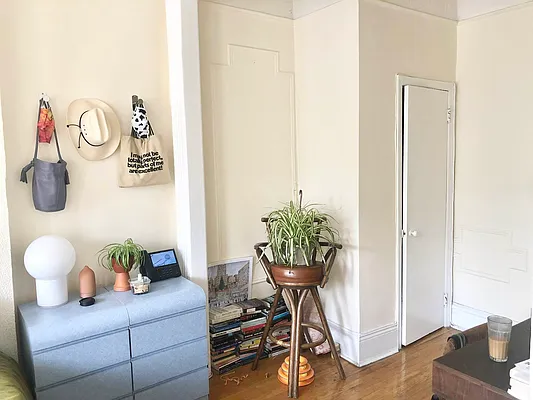 Rented by Delmark Realty LLC | media 21