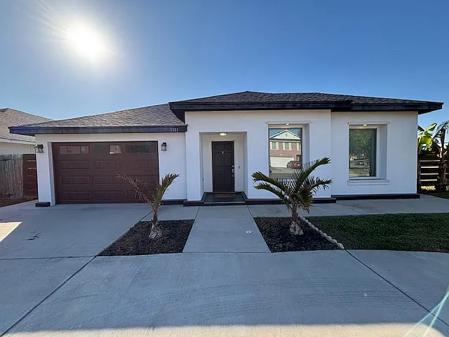 5511 N 36th Ln — Photo 1