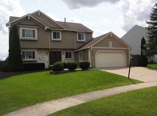 9 Blackberry Ct, Streamwood, IL
