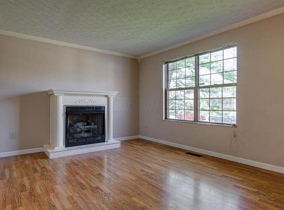3rd image of 2393 Oakthorpe Dr