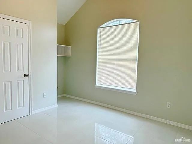 3613 Northgate Ln — Photo 2