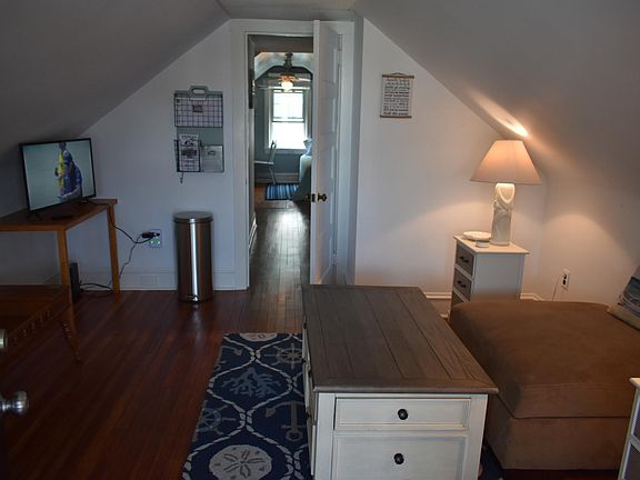 3rd image of 806 Delancey Place Level #3