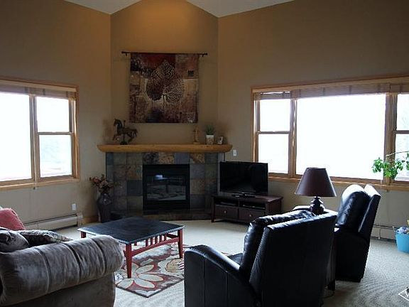 3rd image of 1388 Mesa Dr