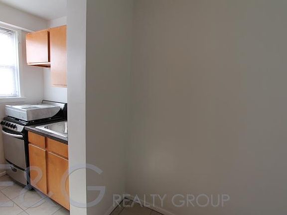 3rd image of 18311 Hillside Ave APT 6K