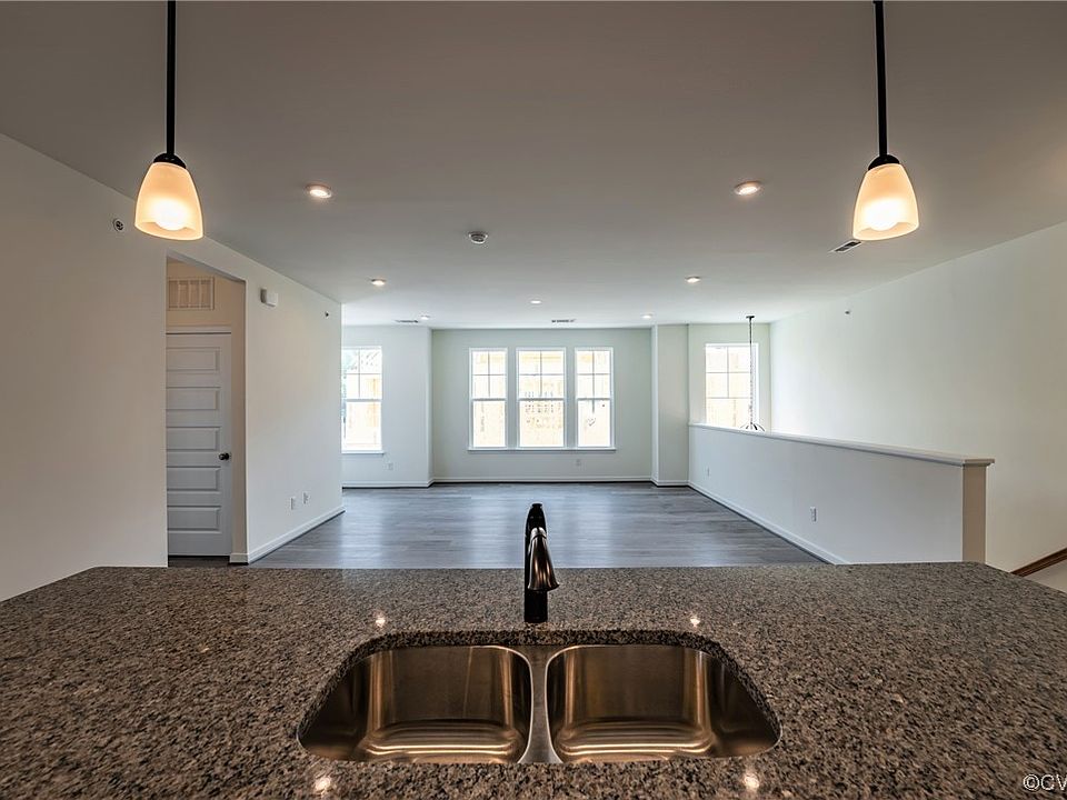 1st image of 12105 Oxford Landing Dr #202