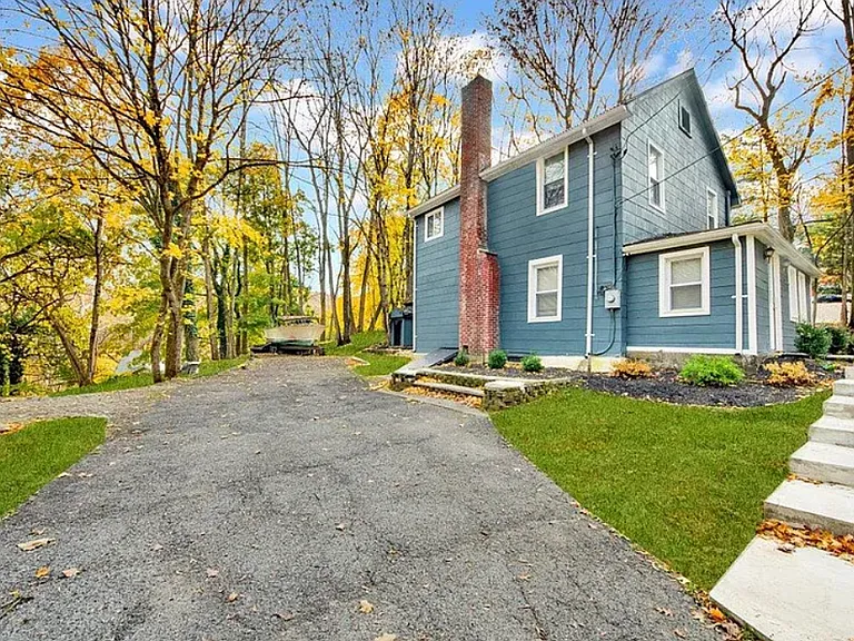 350 Old Post Rd — Photo 12