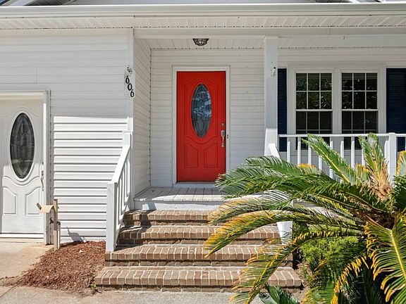 3rd image of 606 Dolphin Dr
