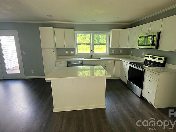 3rd image of 228 Tot Dellinger Rd