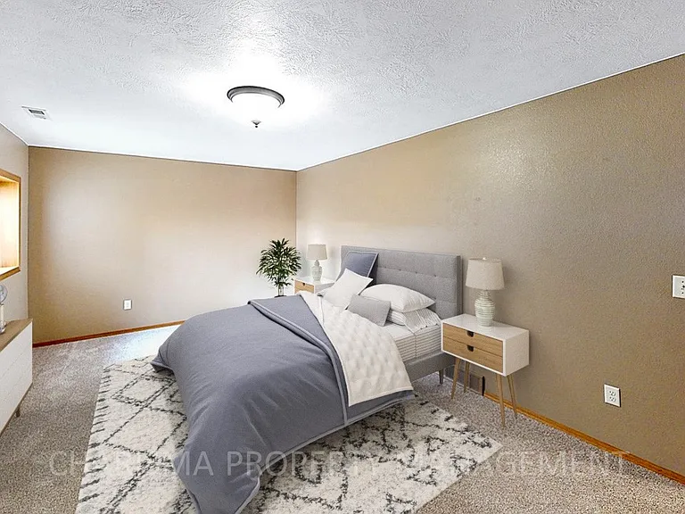 Horizon Properties — Photo 63