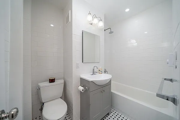 Rented by Triplemint | media 31