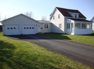 107 Montgomery St, Rouses Pt, NY 12979