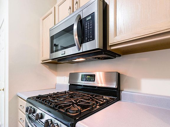 5th image of 71075 Northwood Dr