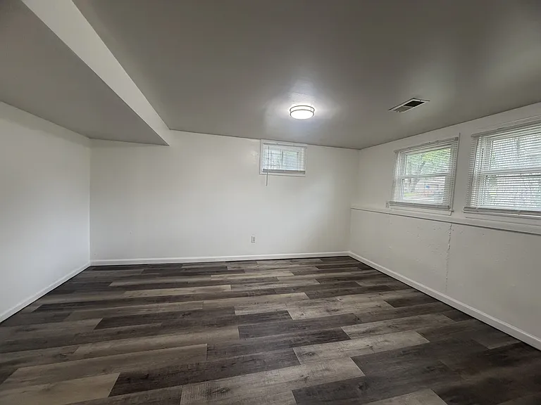 1208 S Mayview Ave — Photo 18