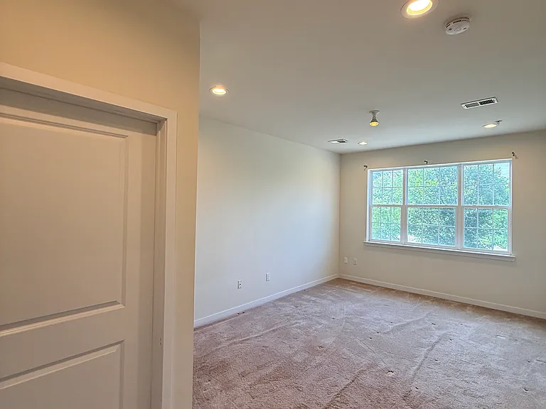 226 Luca Dr — Photo 16