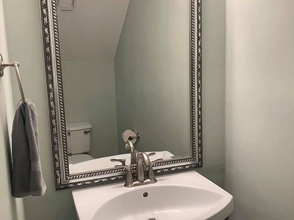 3rd image of 16 Jasmine Pl #16