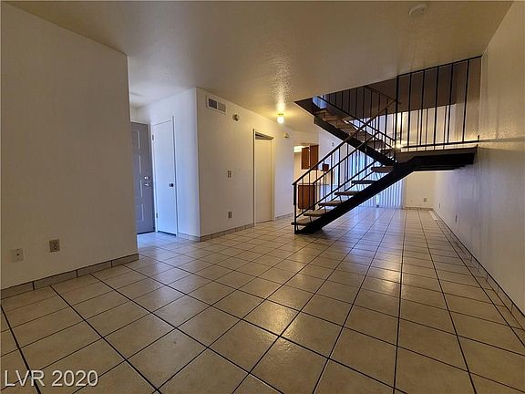 3rd image of 562 Sellers Pl