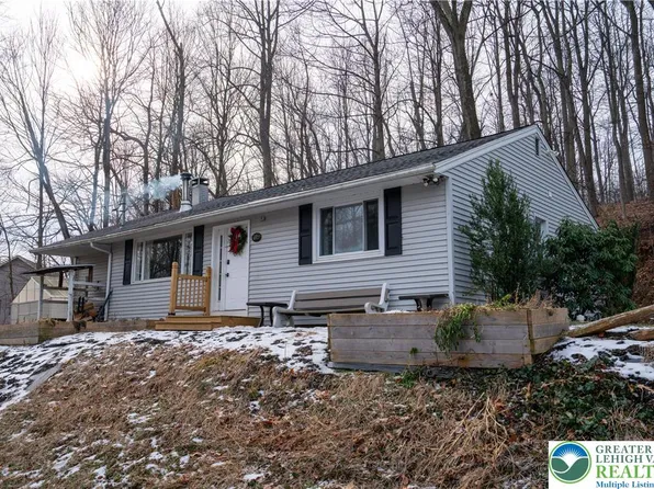 6951 Yeakels Mill Rd, Zionsville, PA 18092