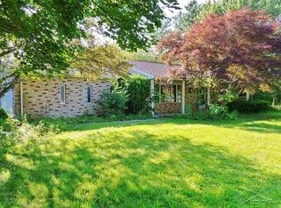 3872 Hackett Rd, Saginaw, MI 48603