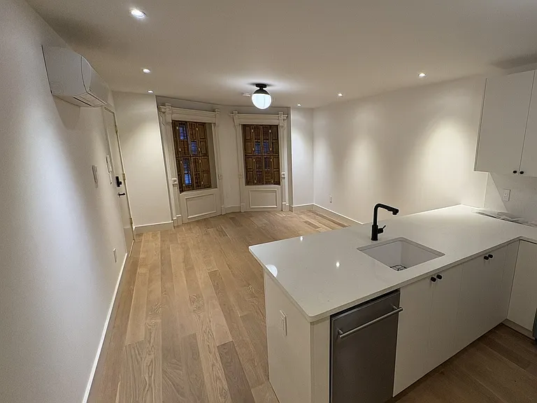 151 Hancock St #1 — Photo 10
