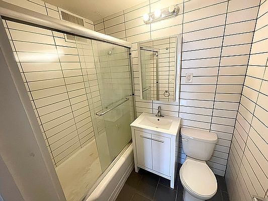 5th image of 320 E 126th St #2A