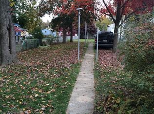 135 S Charlotte St, Manheim, PA 17545