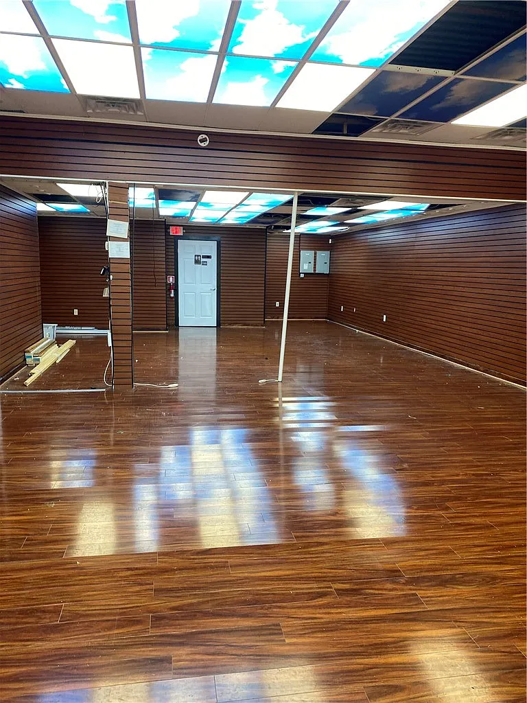 Studio, 7025 sqft, $2,000 — Photo 2