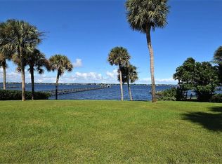 831 SE Riverside Dr, Stuart, FL 34994