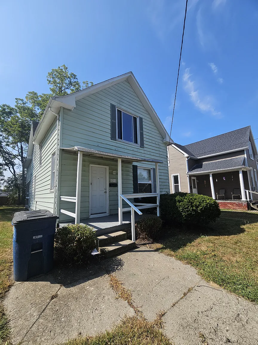 1211 Walbridge Ave photo 1