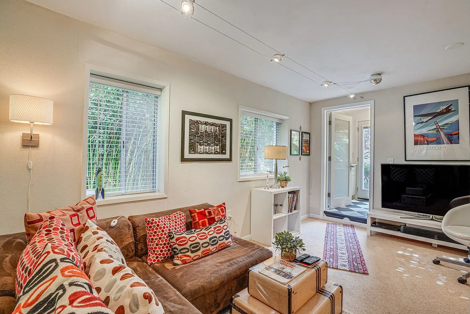 1 bed, 1.0 bath, 592 sqft, $2,197 — Photo 2