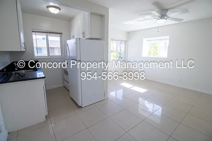 1727 Liberty St #12 — Photo 2