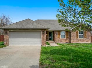 408 N Arrowhead Rd, Willard, MO 65781