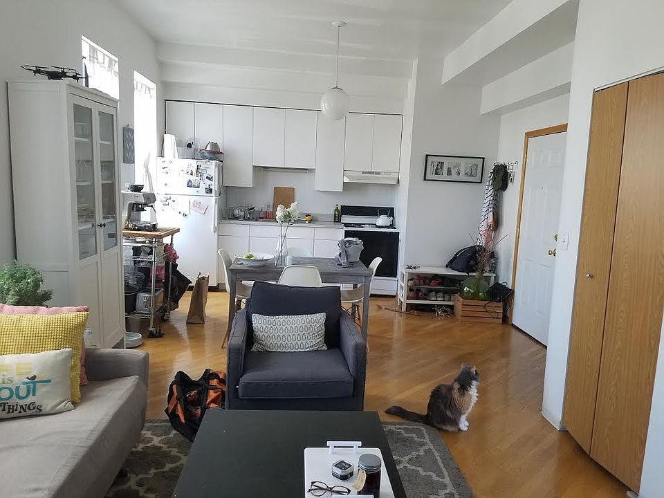 1st image of 837 W Grand Ave APT 3