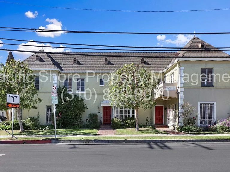 Orange Triplex — Photo 17