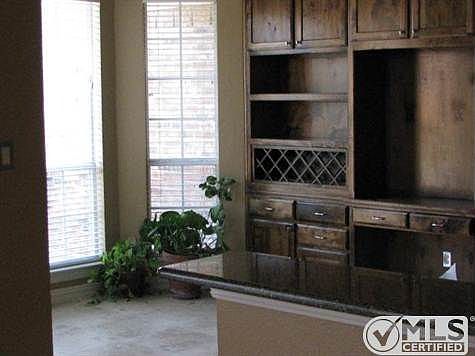 4th image of 4305 Oak Knoll Dr