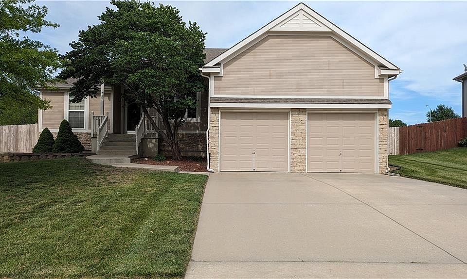 325 Eagle Glen Dr, Raymore, MO 64083 Zillow