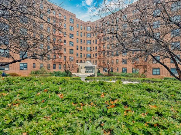 84-01 Main Street #506, Briarwood, NY 11435