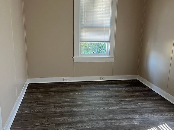 3rd image of 807 Winfree Ave