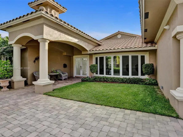 301 Tropic Dr, Fort Lauderdale, FL 33308
