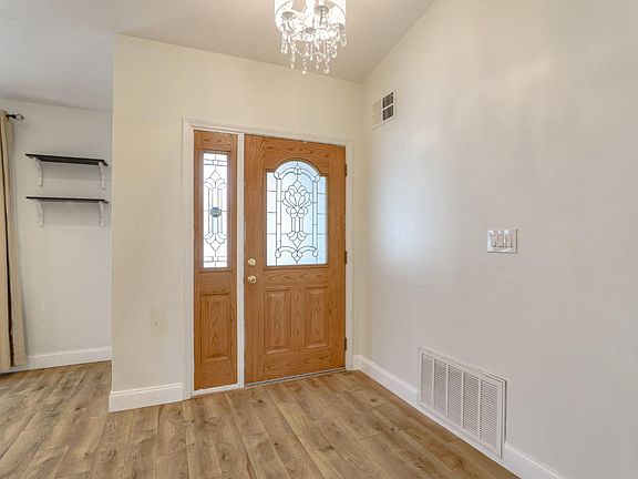 2nd image of 4963 Fontanelle Pl
