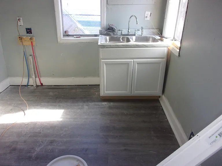 803 Richmond Ave — Photo 6
