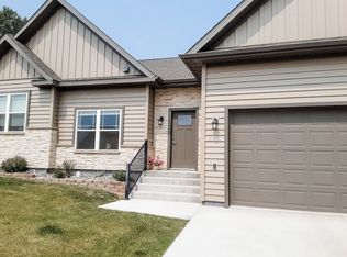 2041 Skyview West Dr, Sheridan, WY 82801