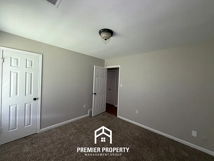 7205 Ransdorp Dr — Photo 16