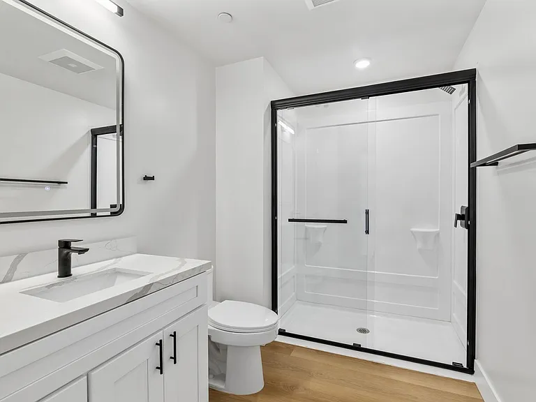 Pacific Heights II — Photo 12