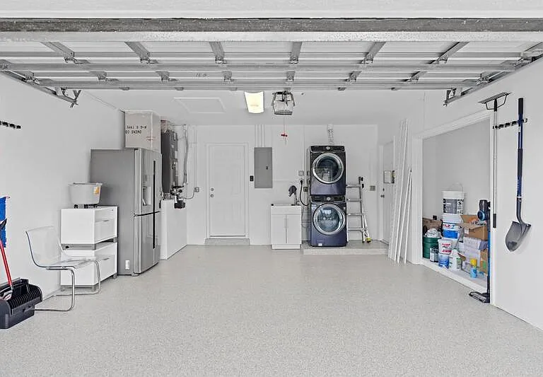 391 SE 7th Ave — Photo 36