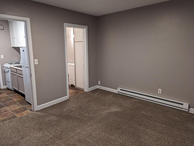 1st image of 213 W Vernon Ave Unit 3
