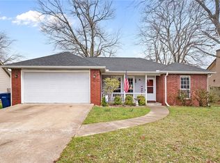 307 Glenwood Pl, Siloam Springs, AR 72761