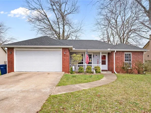 307 Glenwood Pl, Siloam Springs, AR 72761