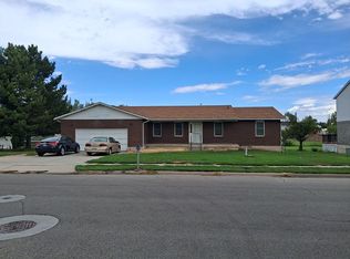 1256 W Country Creek Dr, South Jordan, UT 84095